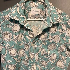 Goodfellow & Co. Men’s Light Blue Sunflower Print Short Sleeve Collared T-Shirt